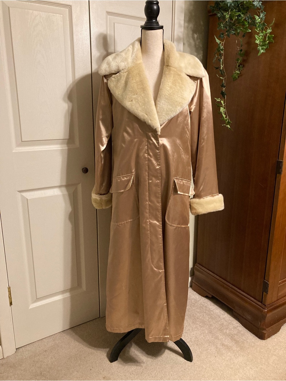 Vtg Jerry Lewis Long Trench Coat style with Faux Fur Trim size small